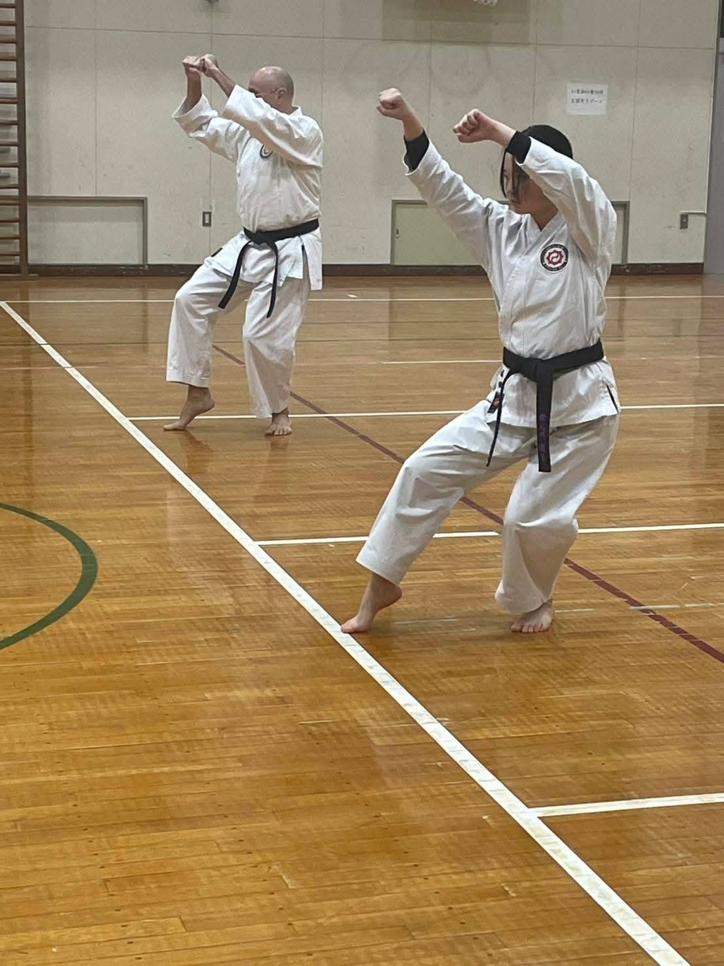 黒帯による、力強い型の稽古